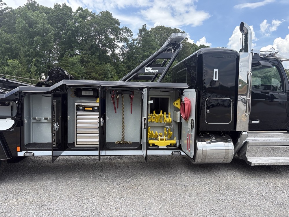2027 Peterbilt 589 V70 Wrecker (Key# 2132) 5